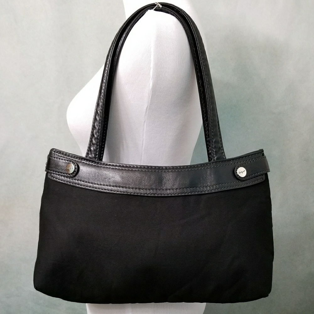 Thirty One Elite Skirt Purse w/ Zipper Closure